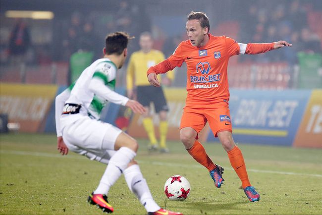 [CBA]于米提眼疾手快 抢断反击上演单臂劈扣.