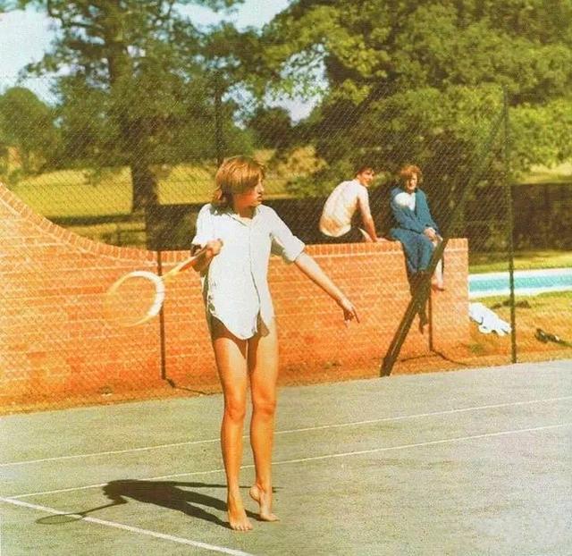 新一期FIFA排名：国足排名上升两位至第90.