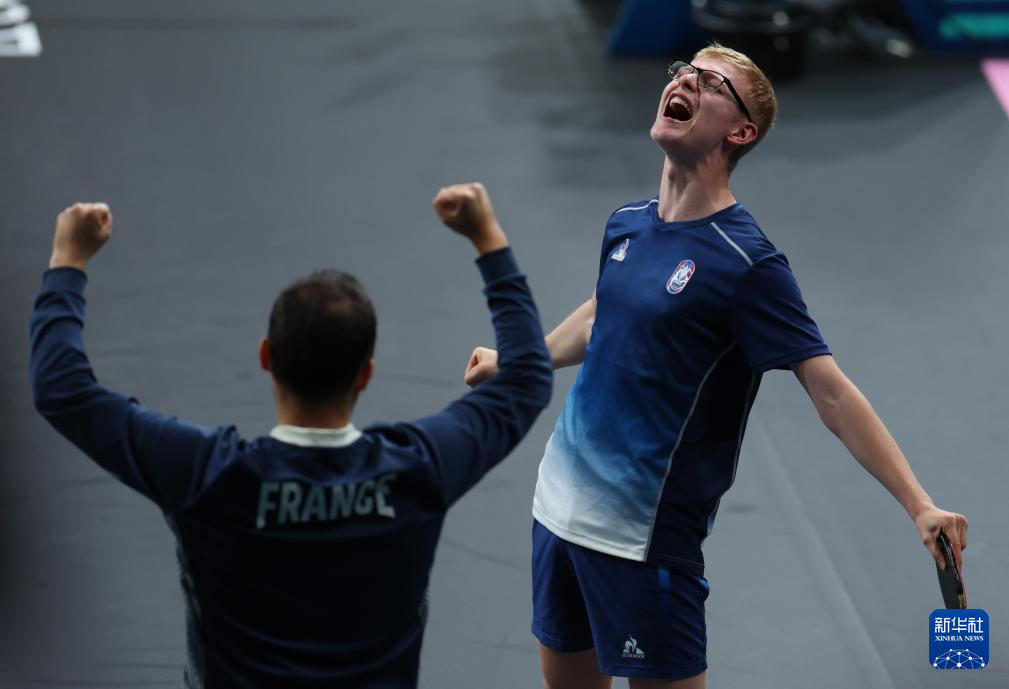 炸裂！快船疯狂招募两悍将，内线豪华升级，哈登乐开了花