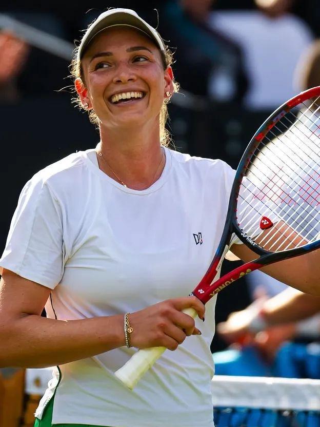 面对詹姆斯吹捧，字母哥直接拆台，老詹尴尬不已.